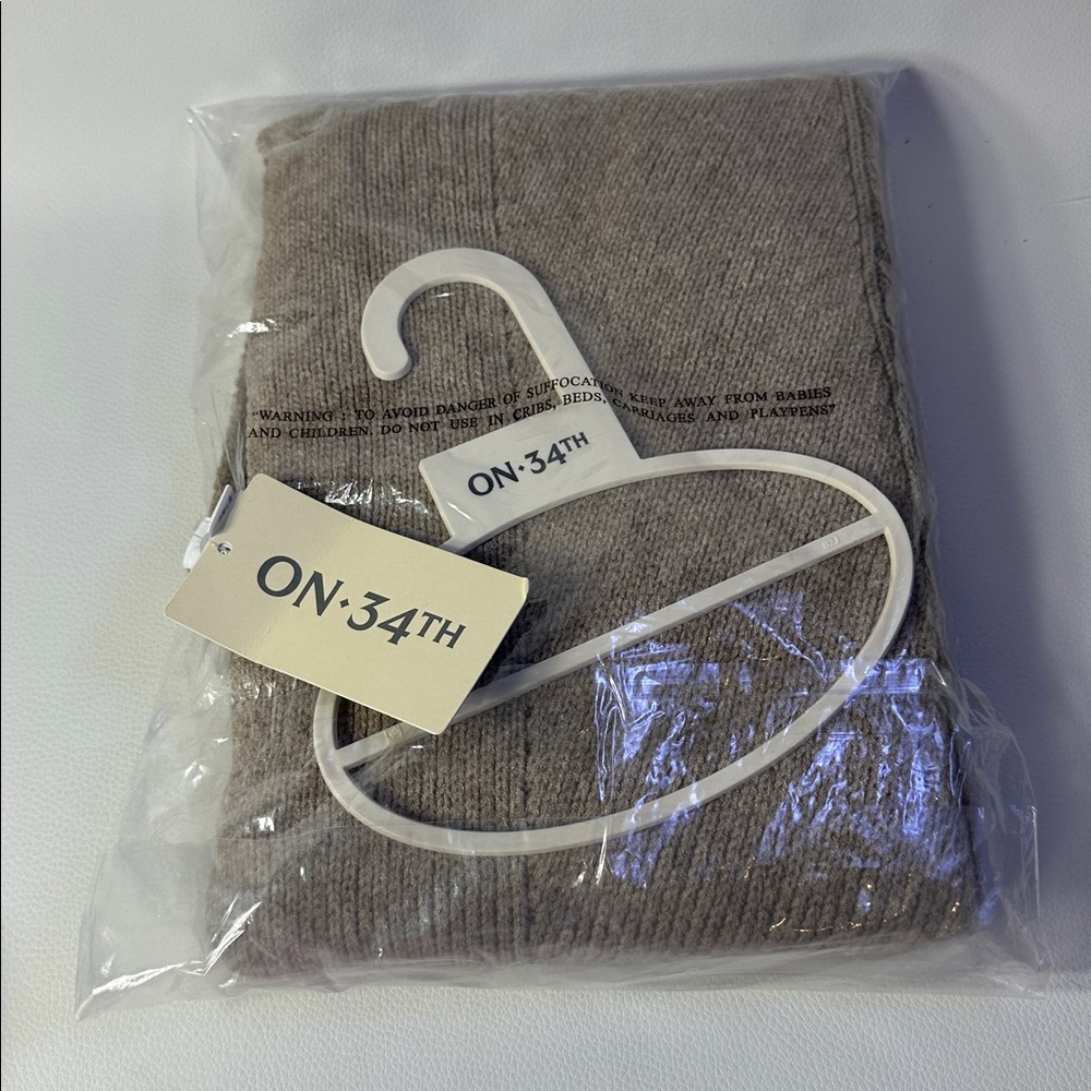 4/$25**NEW Women's On 34th Beige Knit Scarf - Picture 3 of 3